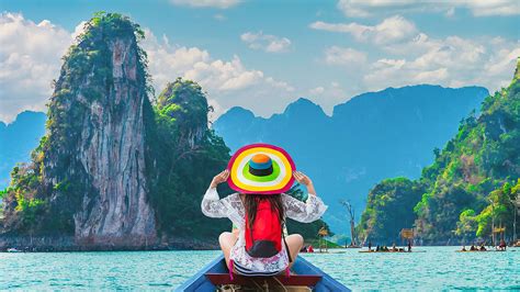Attractions and Experiences .
